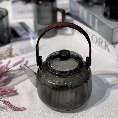 قوری پیرکس چایی آنتی شوک دسته بالا دودی رنگ وارداتی قوری پیرکس چایی آنتی شوک دسته بالا دودی رنگ وارداتی